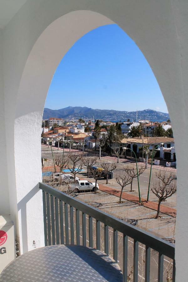 Absolute Apartment Empuriabrava Exterior photo